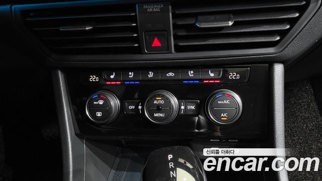 Volkswagen Jetta 2024 — photo 32