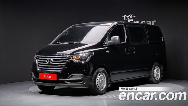 Hyundai Starex 2021 — photo 1