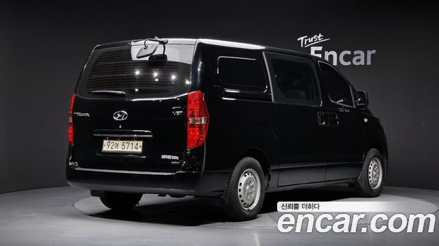 Hyundai Starex 2021 — photo 2