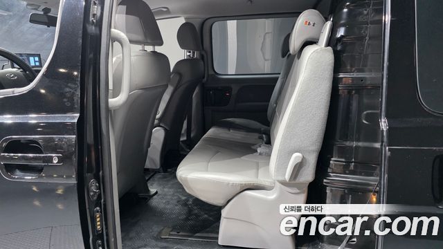Hyundai Starex 2021 — photo 12