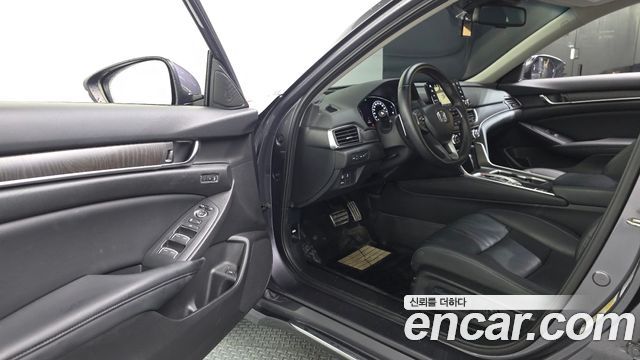 Honda Accord 2018 — photo 13