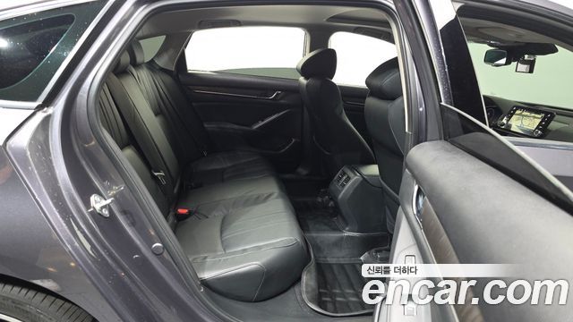 Honda Accord 2018 — photo 18
