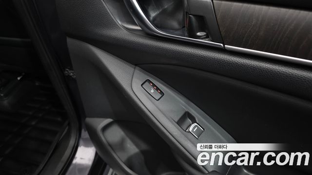 Honda Accord 2018 — photo 24