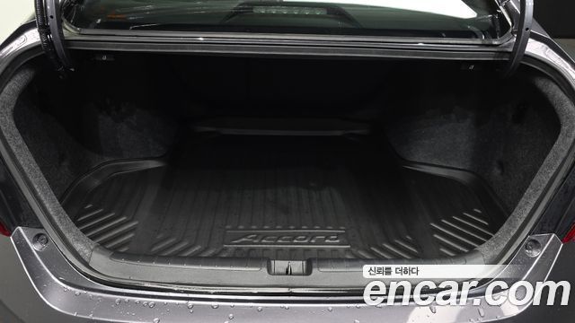 Honda Accord 2018 — photo 26