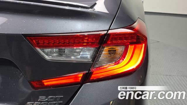 Honda Accord 2018 — photo 9