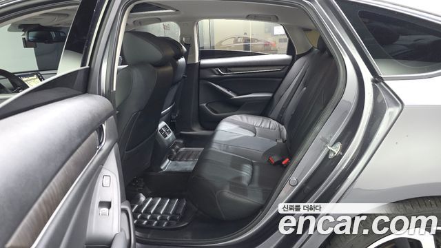 Honda Accord 2018 — photo 16