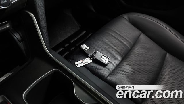 Honda Accord 2018 — photo 32