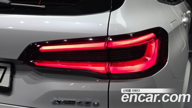 BMW X5 2021 — photo 9