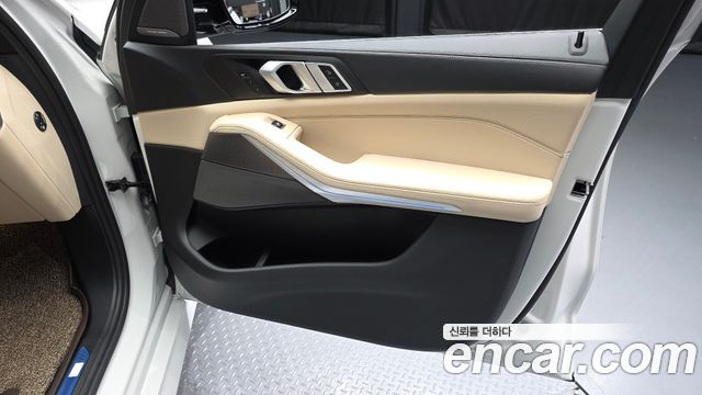 BMW X5 2021 — photo 14