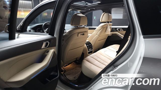BMW X5 2021 — photo 16