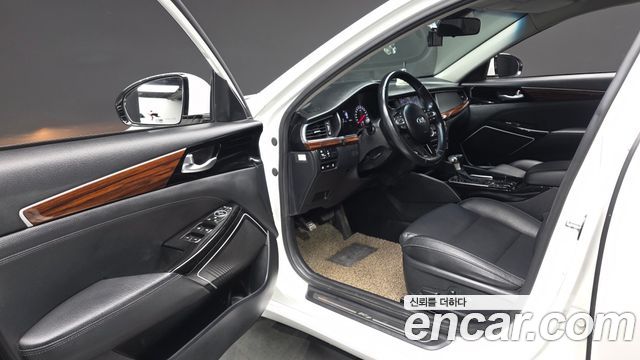 Kia K7 2017 — photo 10