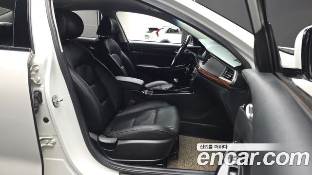 Kia K7 2017 — photo 11