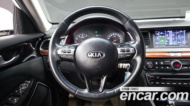 Kia K7 2017 — photo 13