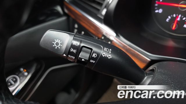 Kia K7 2017 — photo 17