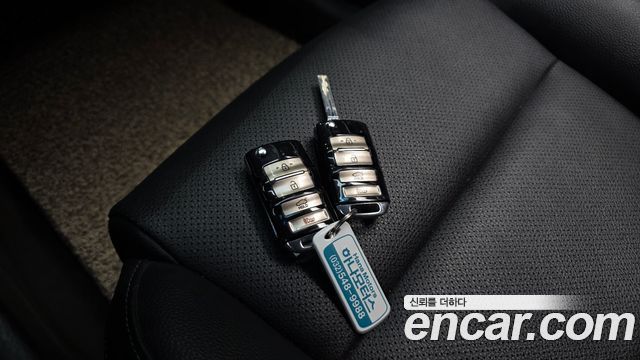 Kia K7 2017 — photo 19