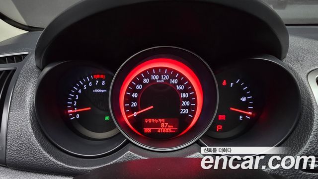 Kia Porte 2012 — photo 11