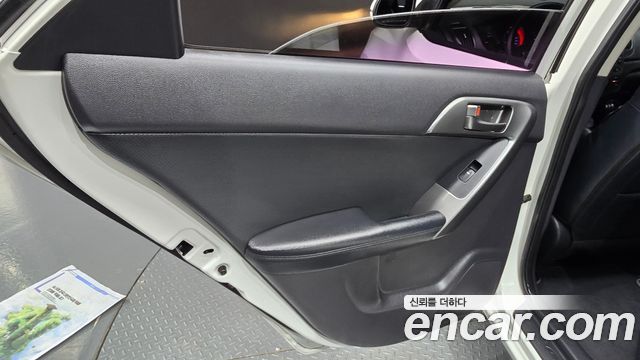 Kia Porte 2012 — photo 15