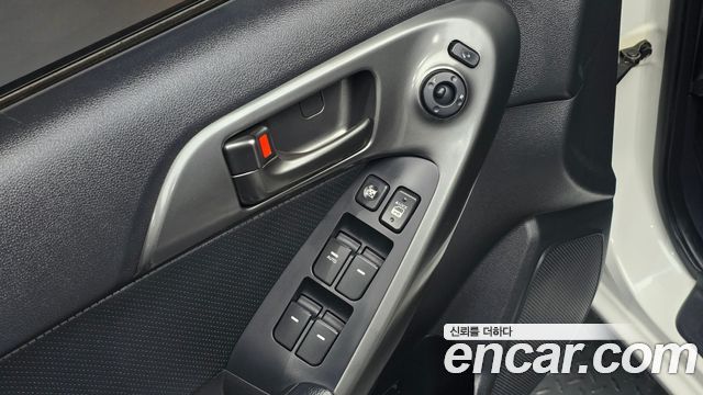 Kia Porte 2012 — photo 28
