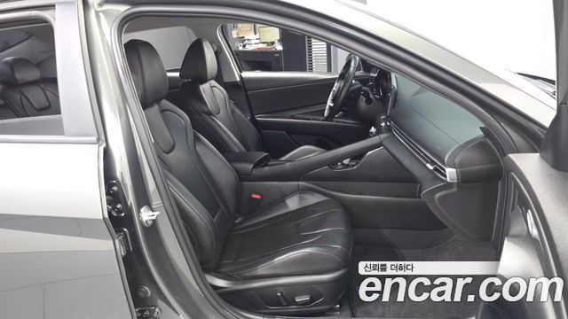 Hyundai AVANTE 2023 — photo 17