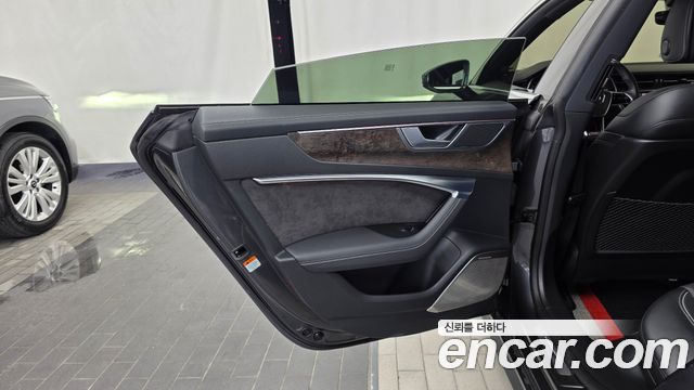 Audi A7 2020 — photo 15