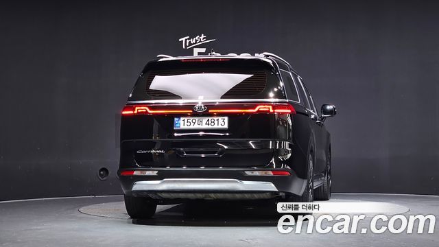 Kia Canival 2021 — photo 4