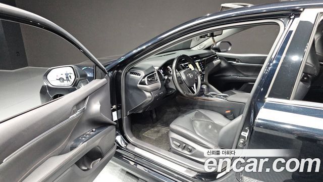Toyota Camry 2018 — photo 13