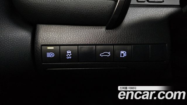 Toyota Camry 2018 — photo 26
