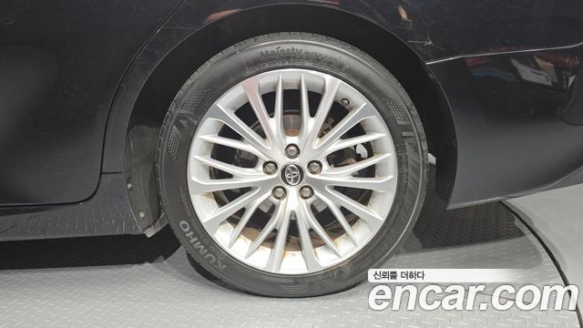Toyota Camry 2018 — photo 7