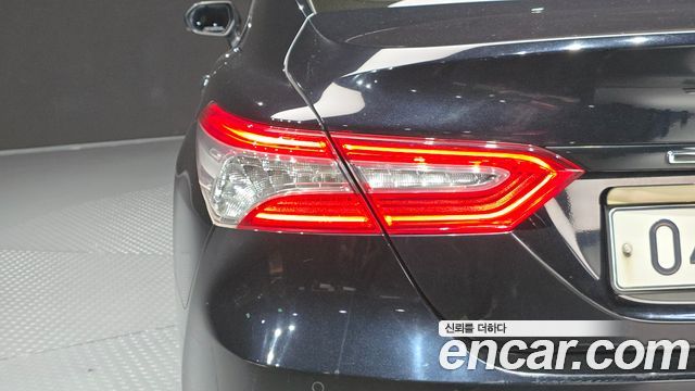 Toyota Camry 2018 — photo 9
