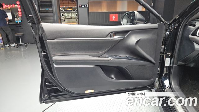 Toyota Camry 2018 — photo 14