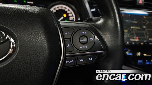 Toyota Camry 2018 — photo 28