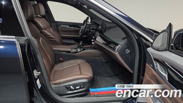 BMW Gran Turismo 2021 — photo 17