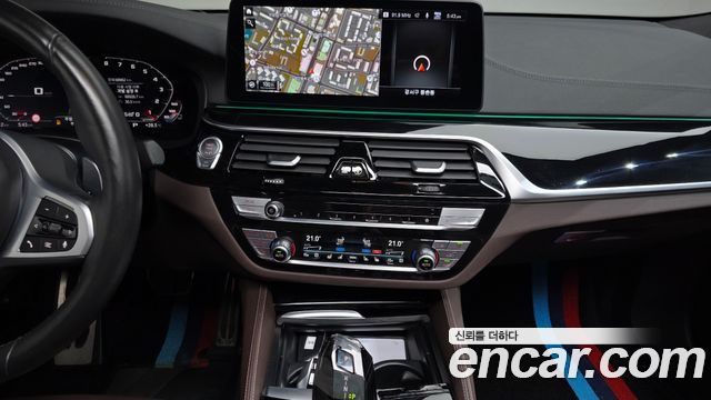 BMW Gran Turismo 2021 — photo 21