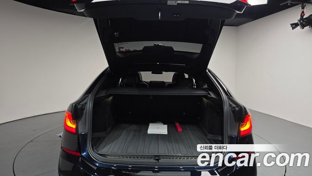 BMW Gran Turismo 2021 — photo 26