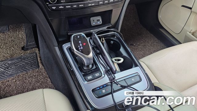 Hyundai Equus 2014 — photo 12
