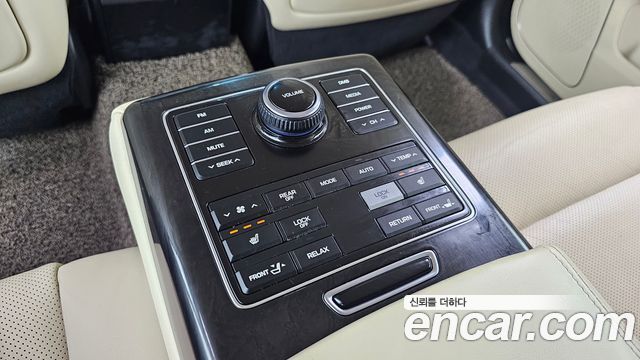 Hyundai Equus 2014 — photo 30
