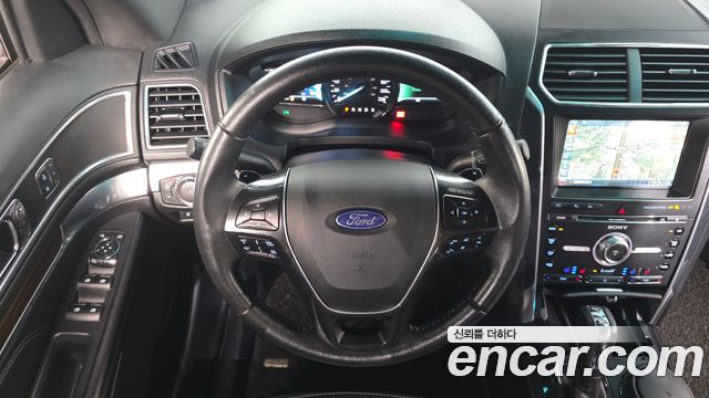 Ford Explorer 2017 — photo 13