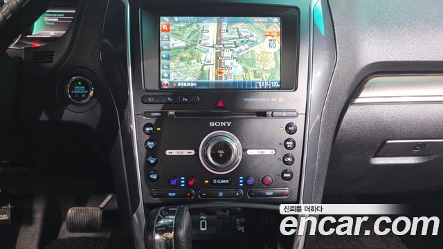Ford Explorer 2017 — photo 14
