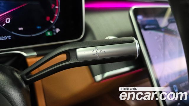 Mercedes-Benz S-Class 2022 — photo 12