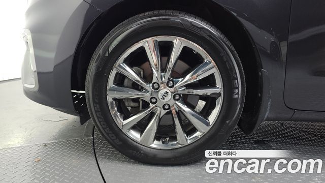 Kia Canival 2019 — photo 5