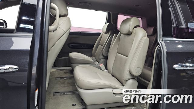 Kia Canival 2019 — photo 18