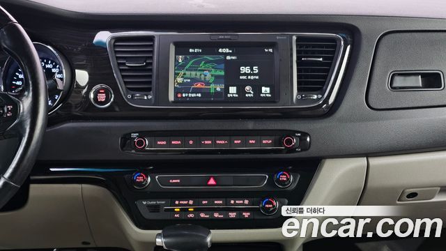 Kia Canival 2019 — photo 21