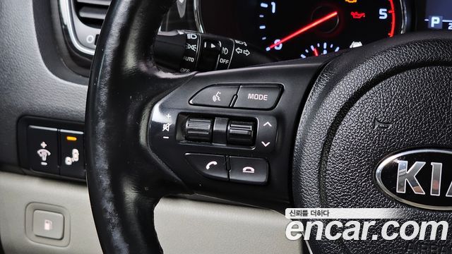 Kia Canival 2019 — photo 23