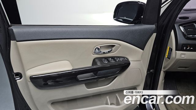 Kia Canival 2019 — photo 14