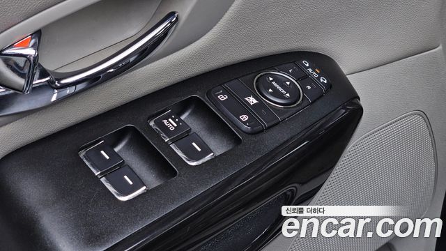 Kia Canival 2019 — photo 29