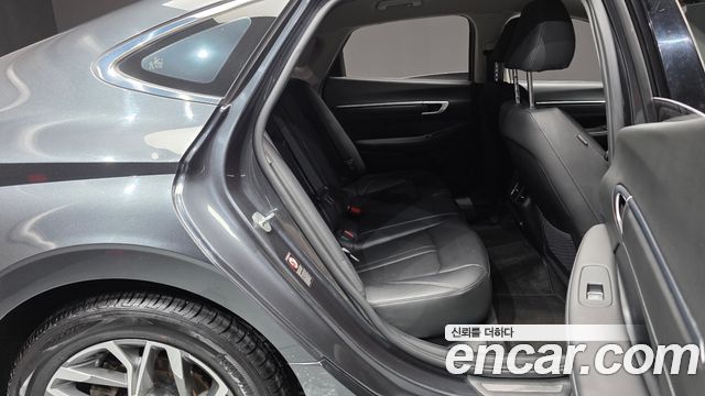 Hyundai Sonata 2022 — photo 12