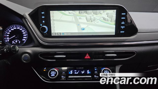 Hyundai Sonata 2022 — photo 16