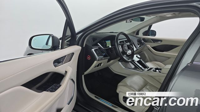 Jaguar I-PACE 2019 — photo 10