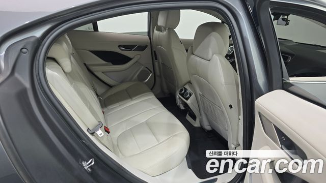 Jaguar I-PACE 2019 — photo 11