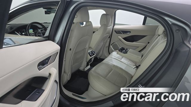 Jaguar I-PACE 2019 — photo 12